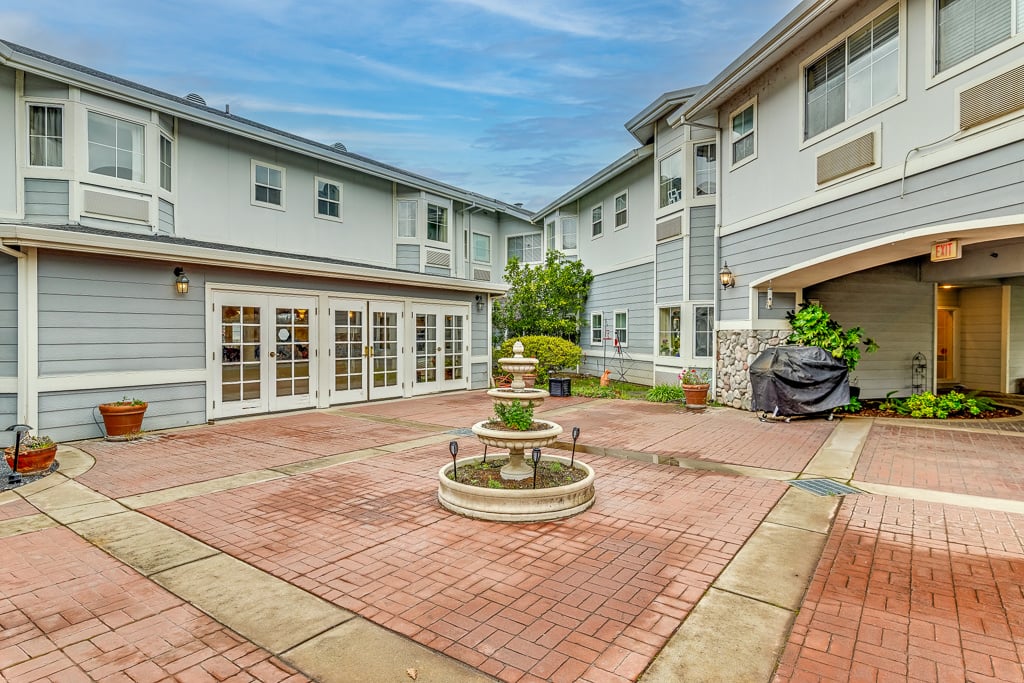 2025 Lighthouse L-43